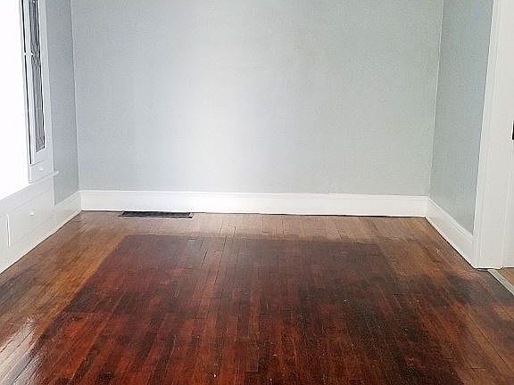 4th image of 3221 W 88th St