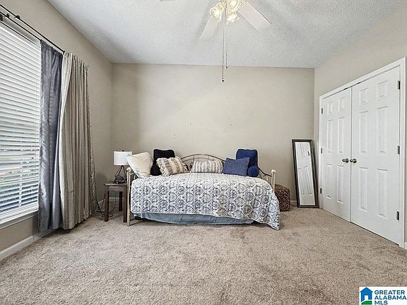 3rd image of 4449 Ridgeland Dr