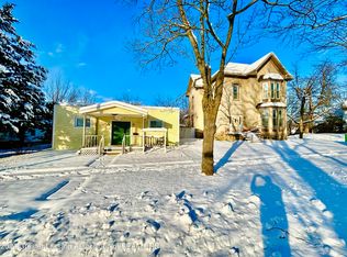 311 & 313 E Higham St, Saint Johns, MI