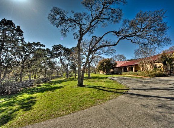 5th image of 9000 Bear Creek Dr