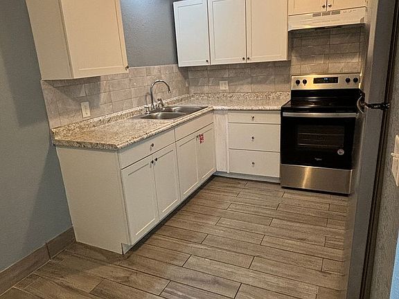 3rd image of 400 E 19th St #C1