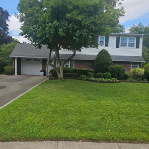 16 Pinecone Lane, Westbury, NY, 11590