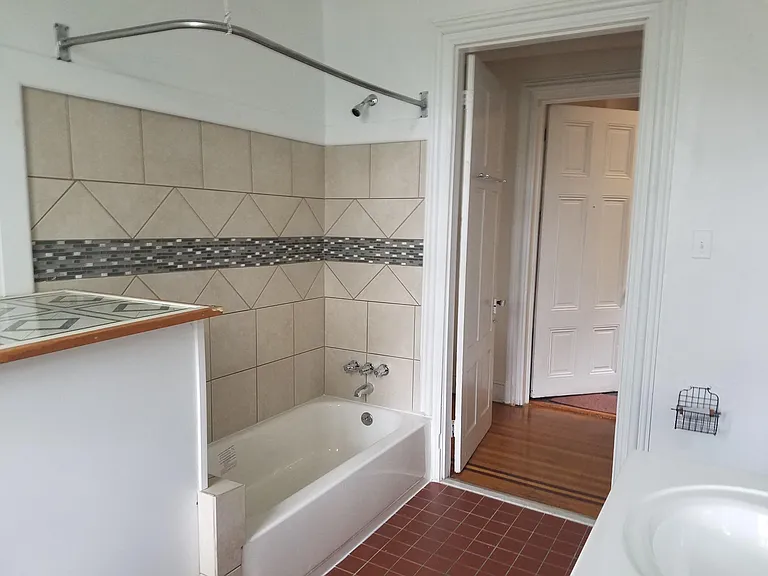 4112 Spruce St #10 — Photo 6