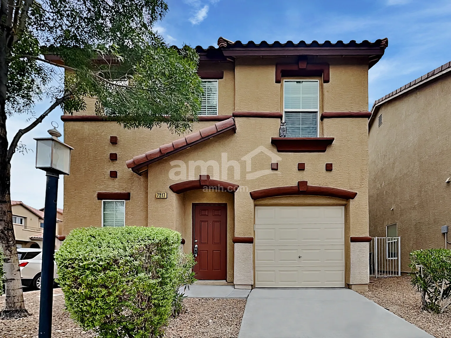 3 bed, 2.5 bath, 1480 sqft, $2,060 — Photo 1