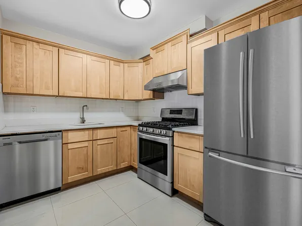 65-38 Austin Street image 9 of 16