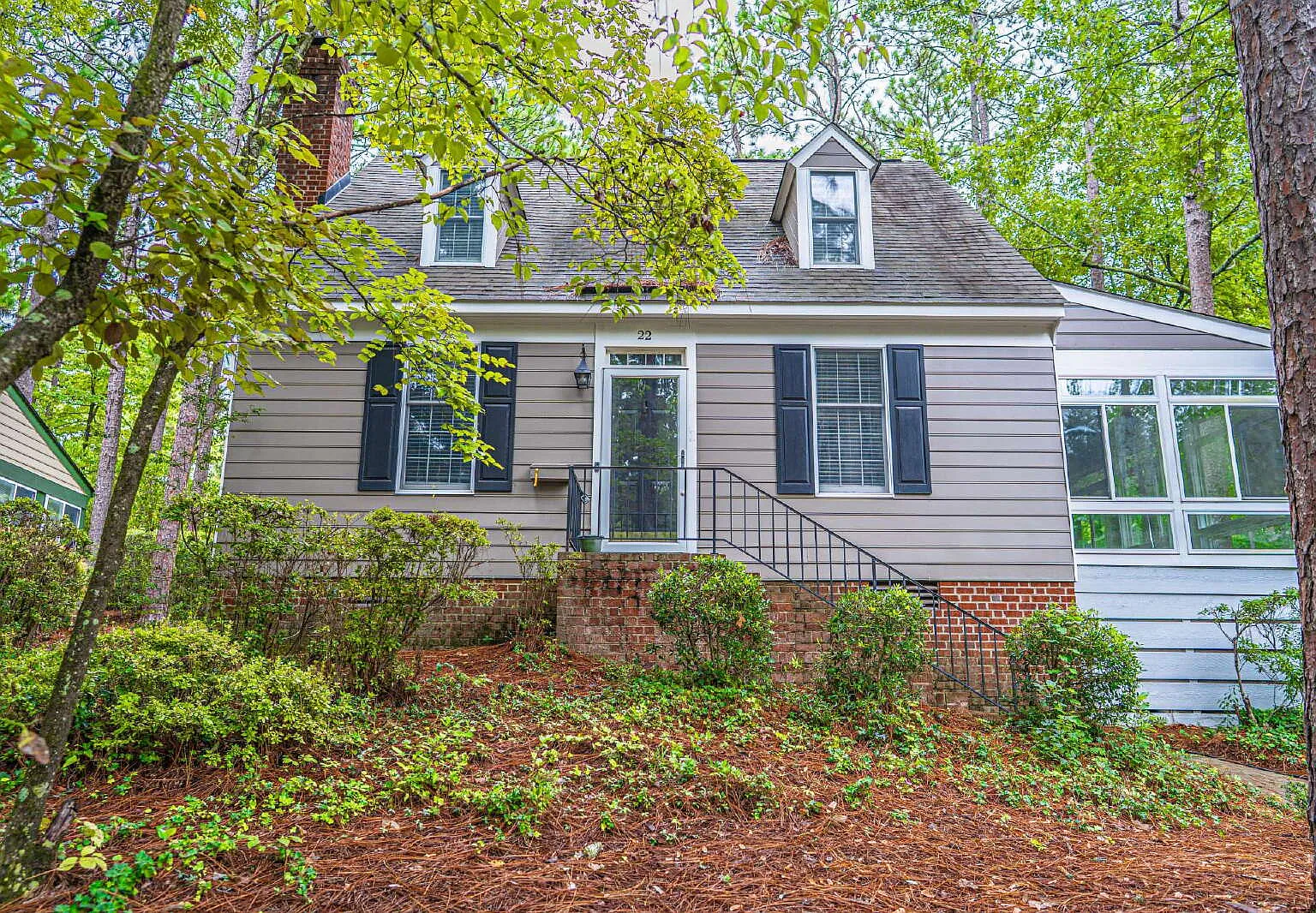 3 bed, 3.0 bath, 2120 sqft, $2,200 — Photo 1