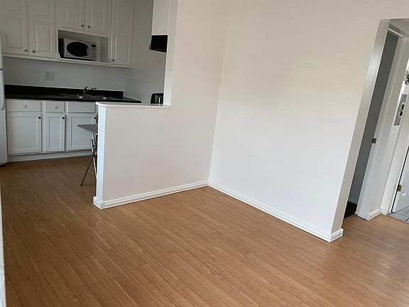 4th image of 4114 Manhattan Beach Blvd #5