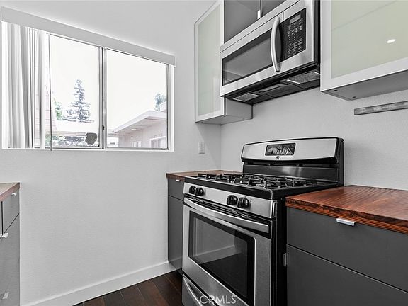 3rd image of 4859 Coldwater Canyon Ave APT 12