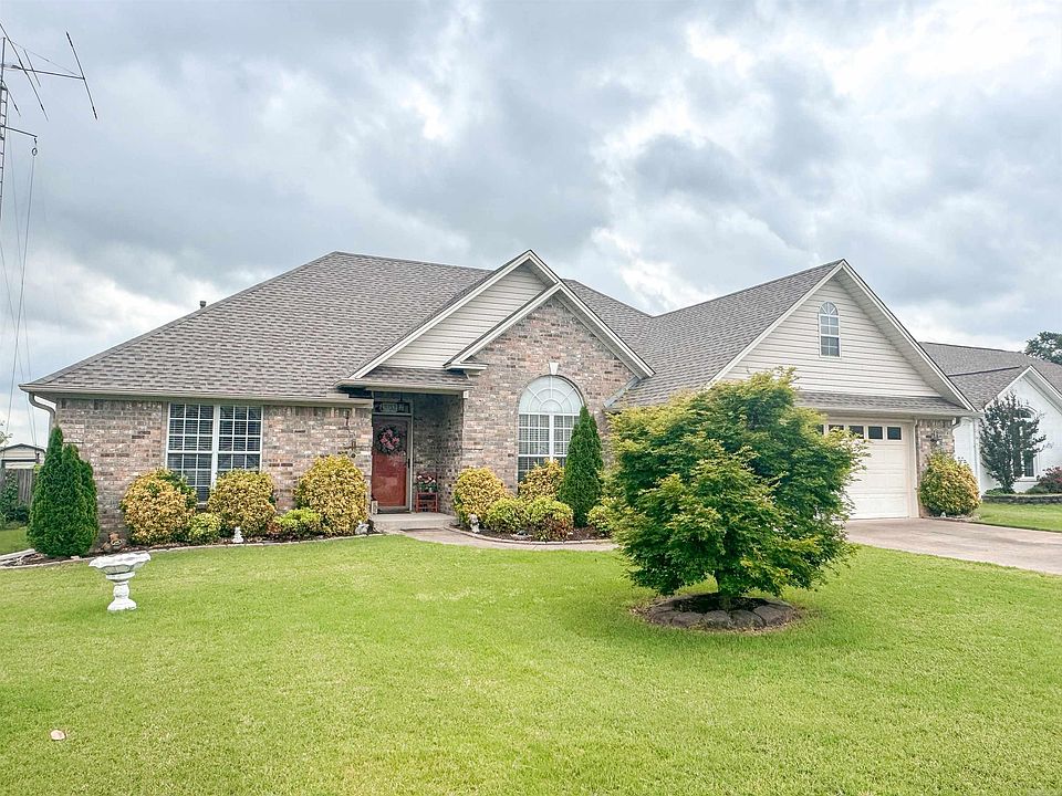 1st image of 1502 Lauren Dr