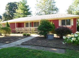 506 W McKinley St, Harvard, IL 60033