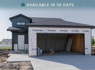 1468 69th Ave S, Fargo, ND 58104