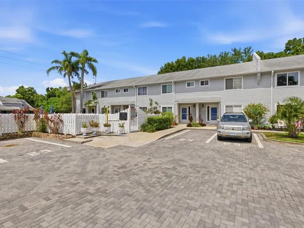 500 New York Ave APT 25, Dunedin, FL 34698