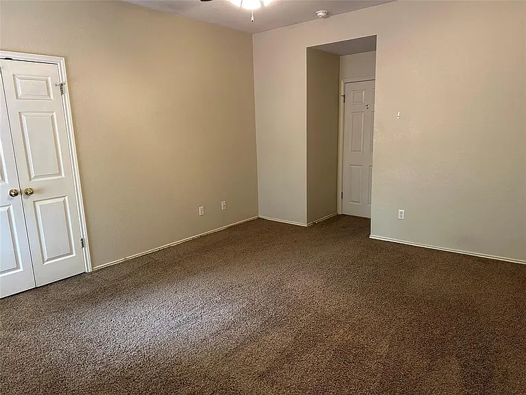 706 Luke Ln — Photo 6