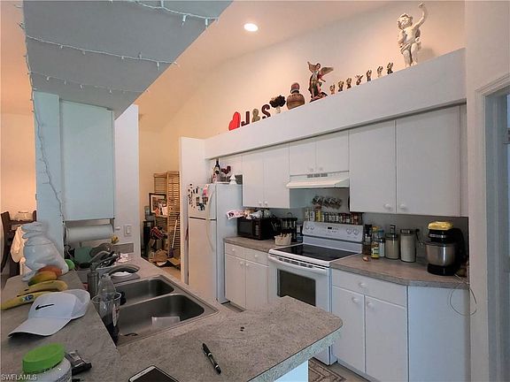 5th image of 2416 Lola Ave