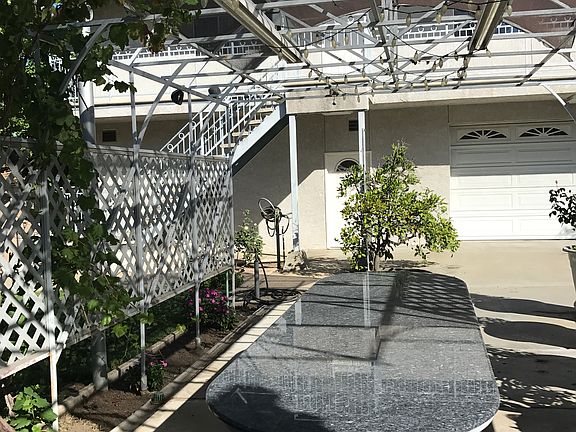 3rd image of 633 E Grinnell Dr