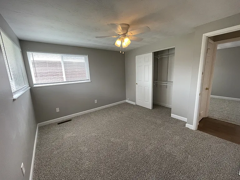 1377 S Maple Ave — Photo 15
