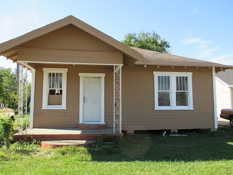 1st image of 1829 Savannah Ave