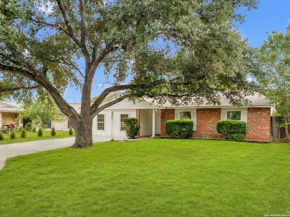 8200 Meadow Forest, San Antonio, TX 78251