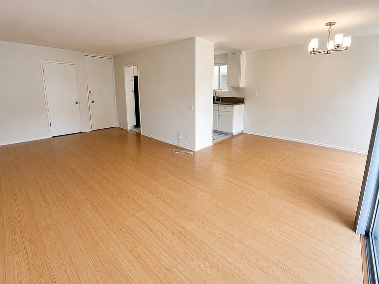 831 3rd St #101 — Photo 11