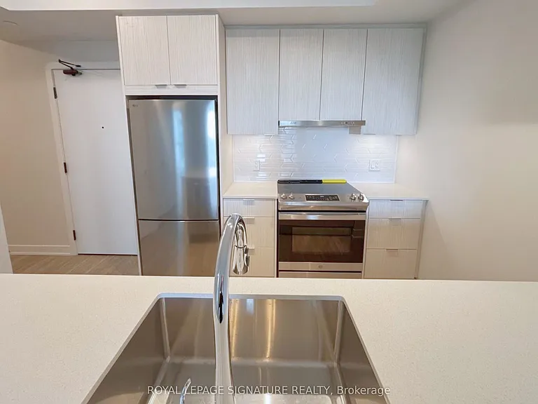 430 Square One Dr #815 — Photo 5
