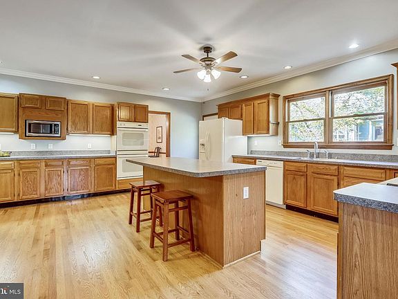 2nd image of 10543 Saint Paul St