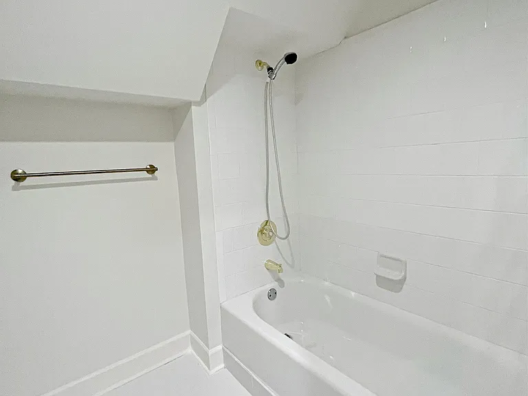 1863 Withmere Way — Photo 20