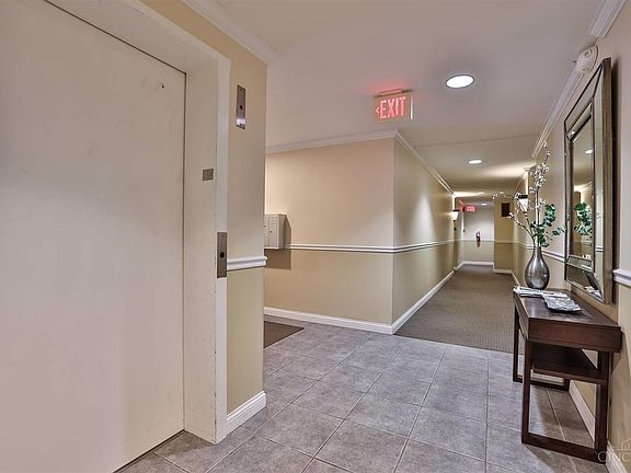 4th image of 3646 Ashworth Dr Unit 402