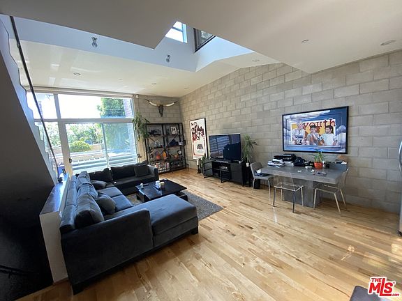 4th image of 717 N Highland Ave Suite 25