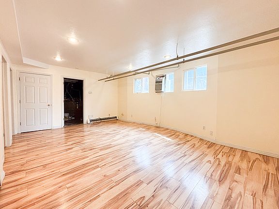 4th image of 1456 S Edison St