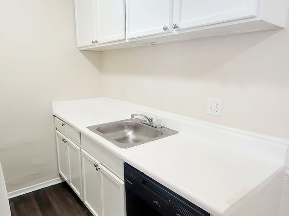 1261 Nelson St APT D
