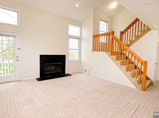 11 Regency Cir, Englewood, NJ 07631