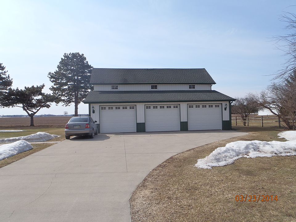 Garage w/man cave above