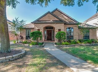 2110 Barrington Pointe Dr, League City, TX 77573