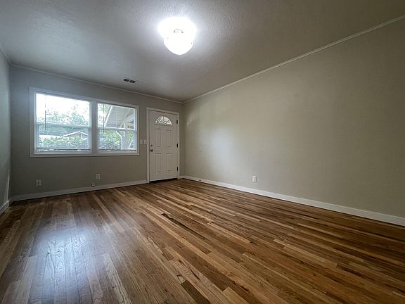 3rd image of 324 W 12th Ave #B
