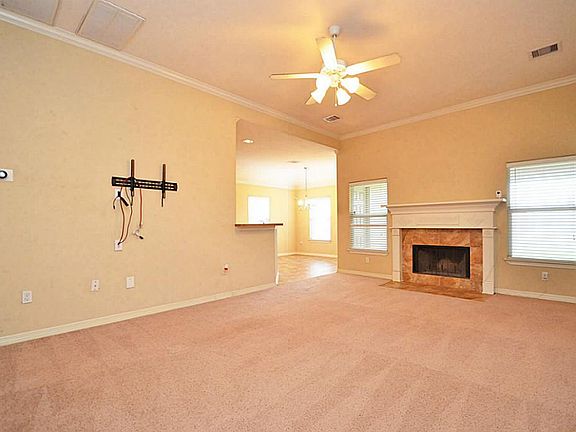 4th image of 8125 Lawler St