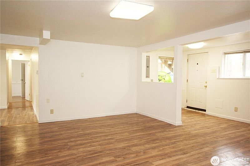 3rd image of 2413 SW Graham Street