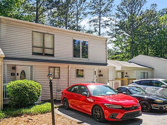 3rd image of 303 Oak Ridge Dr
