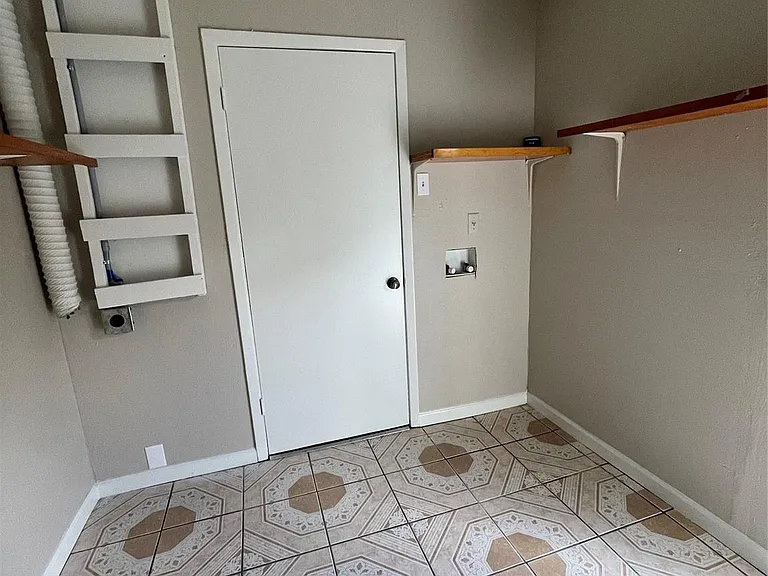 1212 Avenue M — Photo 19