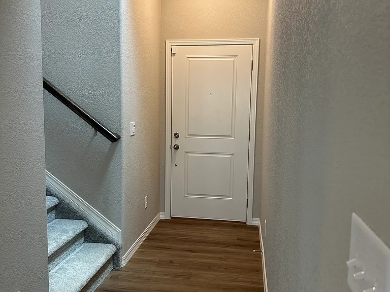 7758 Lost Trail Dr — Photo 7