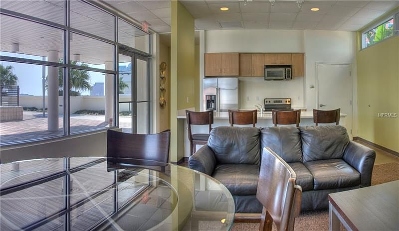 2nd image of 1120 E Kennedy Blvd Unit 823