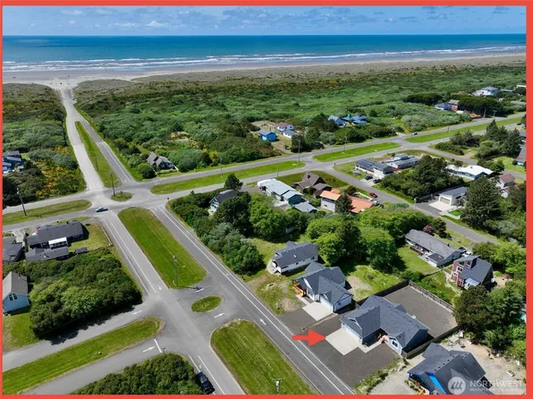 172 Pacific Boulevard NW, Ocean Shores, WA 98569