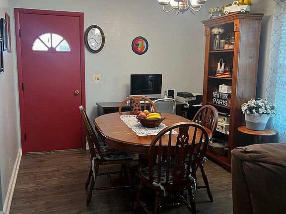 3rd image of 4 Eastmoor Dr
