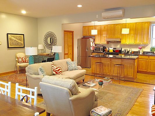 3rd image of 105 E 9th St APT 3F