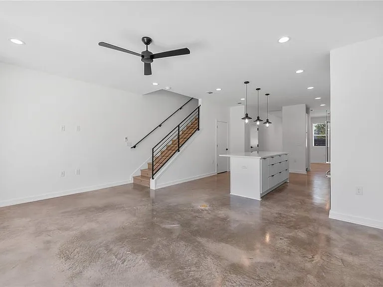 914 Taulbee Ln #A — Photo 8