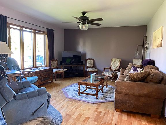 2nd image of 1913 Tweed St