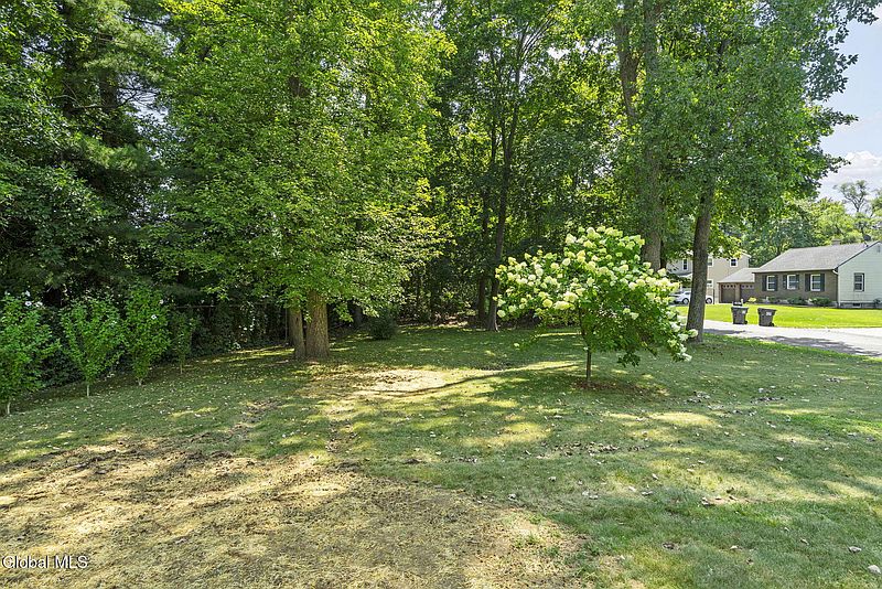 5th image of 19 Schuster Road