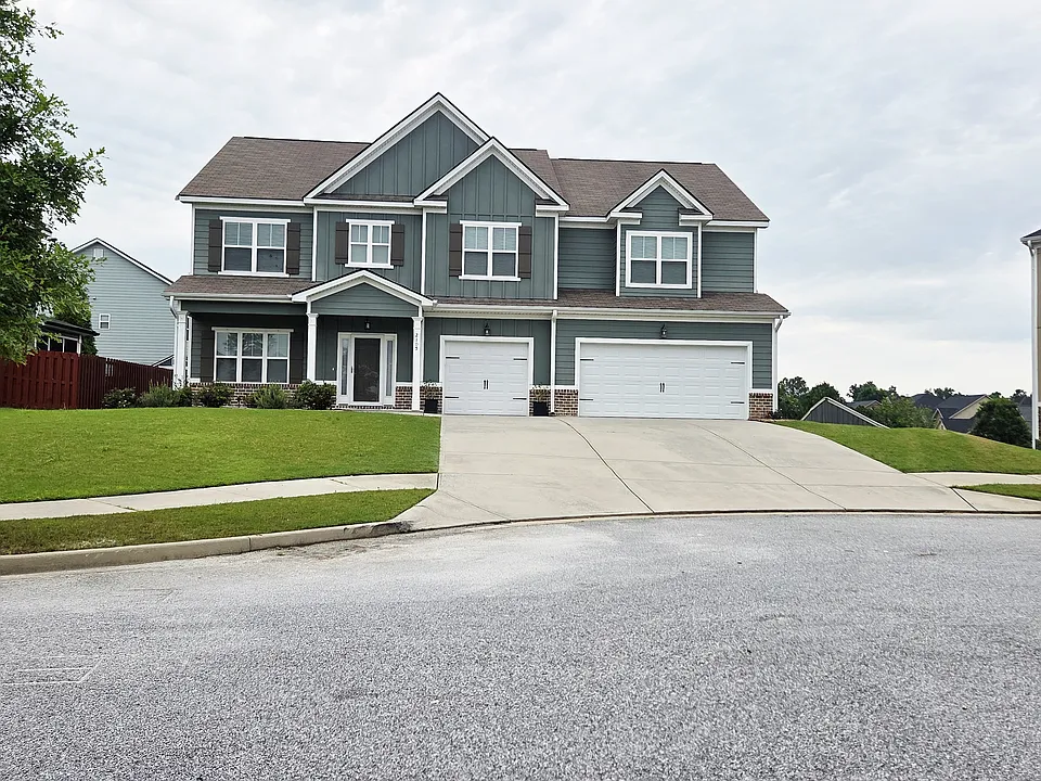 2105 Thornbury Cv