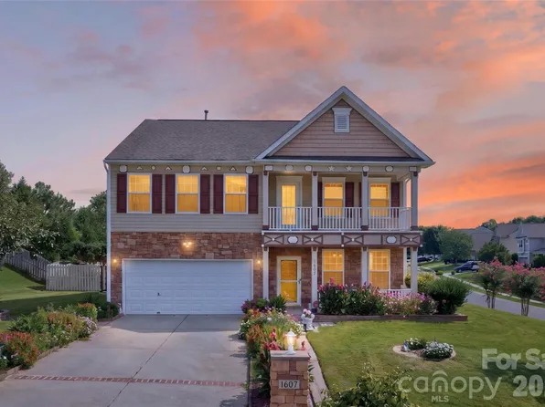 1607 Hoosac Dr, Waxhaw, NC 28173