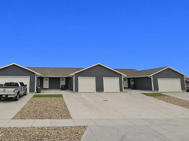 190-196 McGriff Way — Photo 1