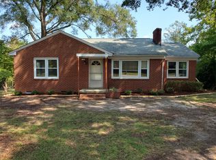 2211 Courtland Dr, Sanford, NC 27330